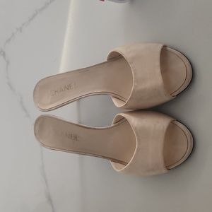 Authentic vintage Chanel kitten heels